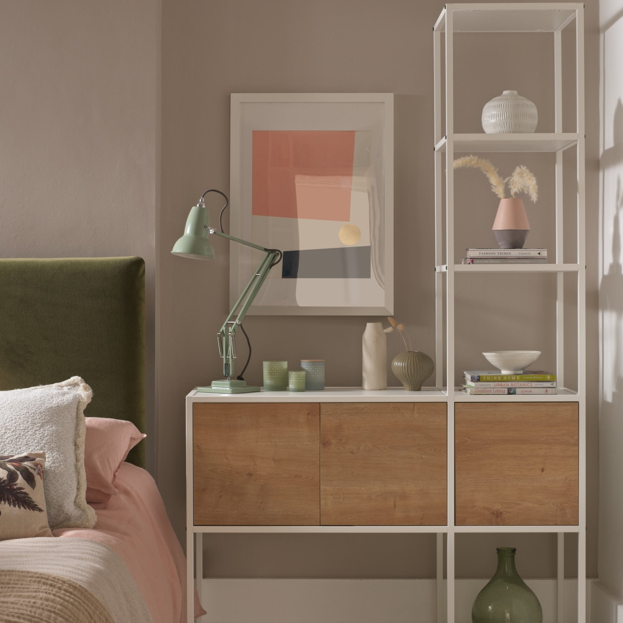 Your Bedroom Storage: Making Furniture Adapt